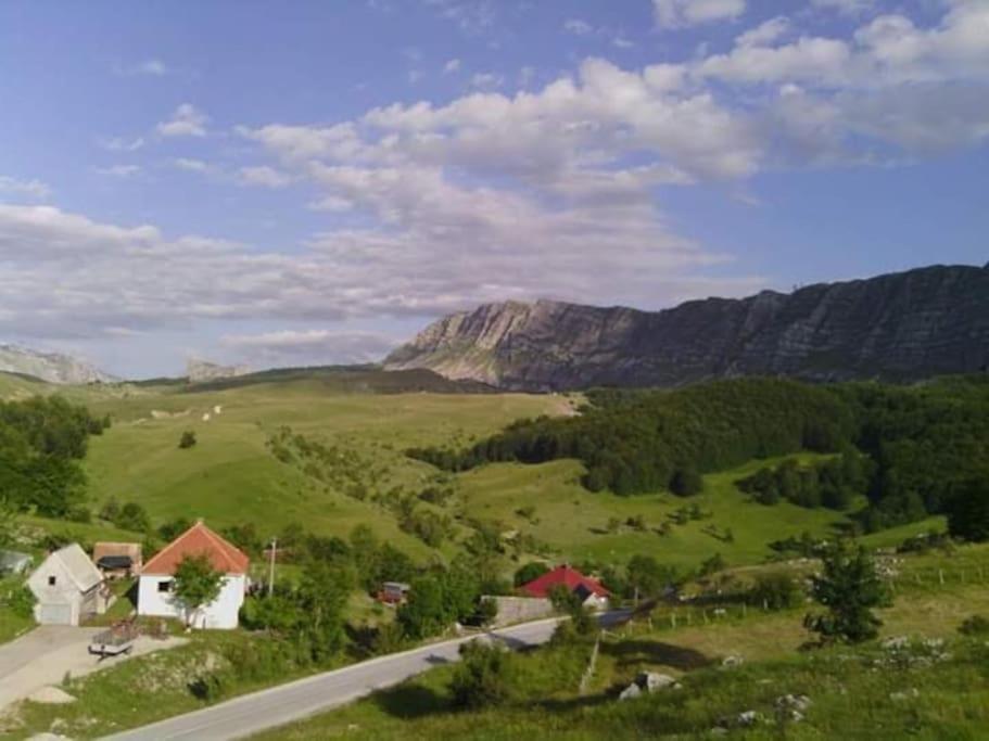 Cemerno Cottage Gacko Eksteriør billede
