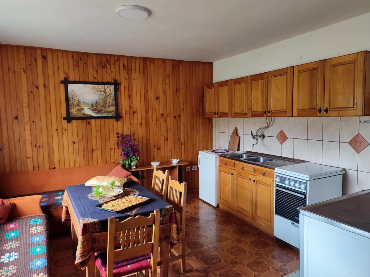 Cemerno Cottage Gacko Eksteriør billede
