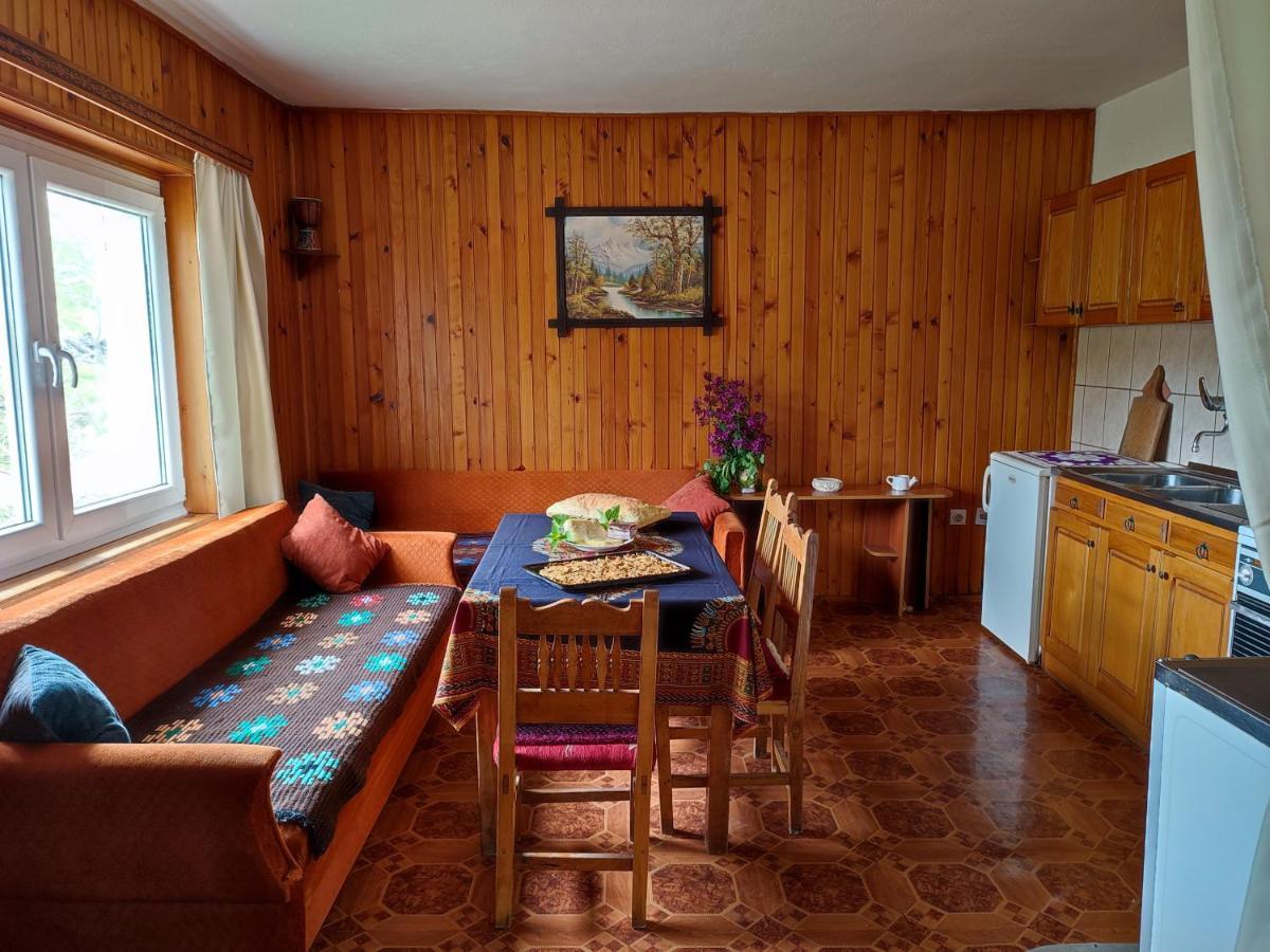 Cemerno Cottage Gacko Eksteriør billede